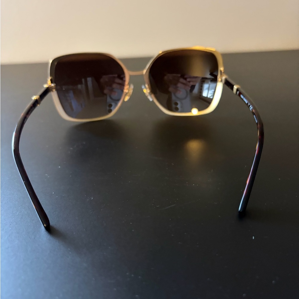 Tory Burch Gold Frame Black Gradient Lens Women's Sunglasses - Picture 3 of 11
